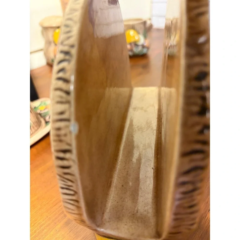 The Unbranded Brand vintage ceramic